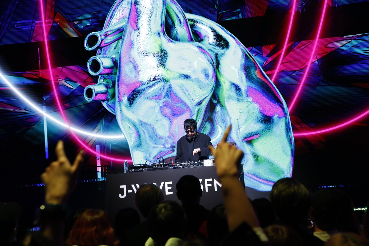 jwave813fm's tweet photo. 📻J-WAVE SAISON CARD
TOKIO HOT 100 MEGA JAM
in MoN Takanawa🔸🔸🔸

☆Taku Takahashi (m-flo, block. fm) 
撮りおろし写真を公開📸

photo by アンザイミキ

#jwave #トキホ
@tokio_hot100 @takudj @mflo_official https://t.co/3yFyOCYK2v