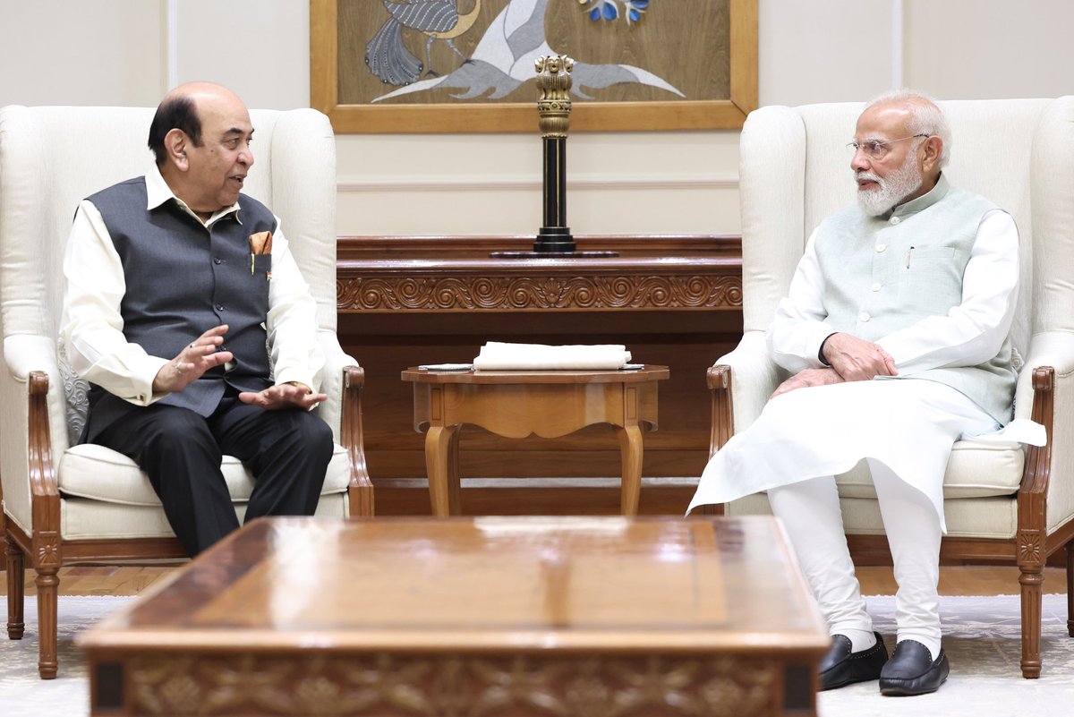 Governor of Bihar, <a href="/atahasnain53/">Syed Ata Hasnain</a> met Prime Minister <a href="/narendramodi/">Narendra Modi</a>.

<a href="/GovernorBihar/">Bihar Lok Bhavan</a>