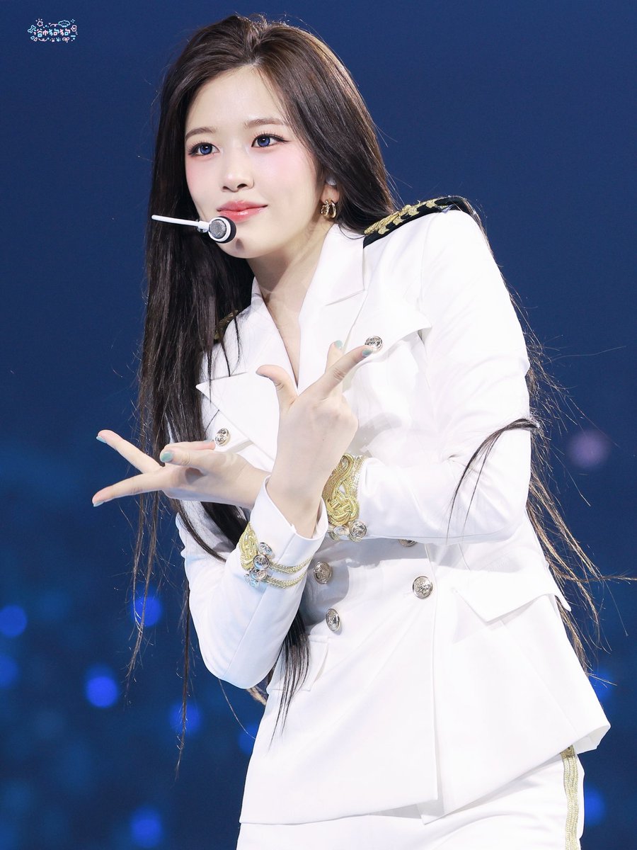 yj_ tweet media