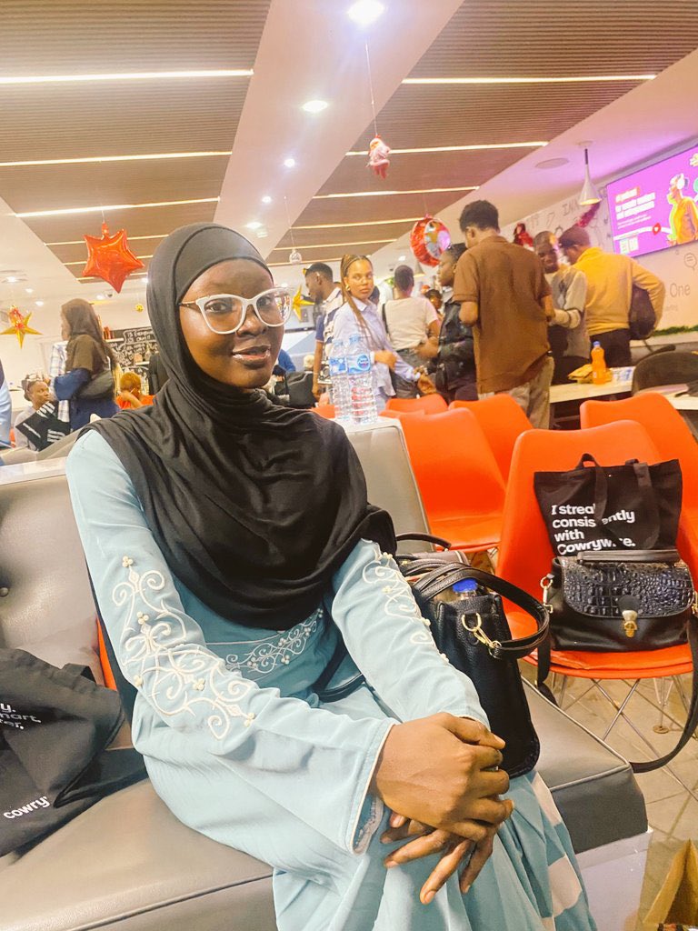 Aish UI/UX Designer 🌹 tweet media