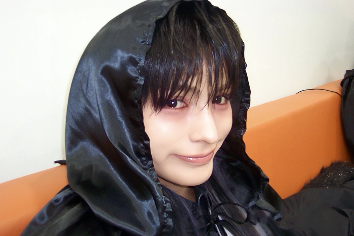 ALL(H)OURS official (@all_h_ours) on Twitter photo 