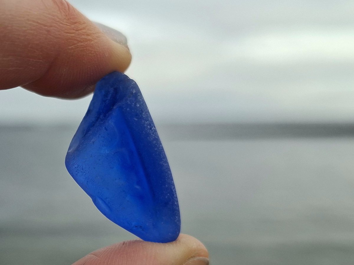 CatherineMMunro's tweet image. There are some pieces of seaglass that I just have ro make into a pendant as soon as I get home. This is one 💙 #Shetland