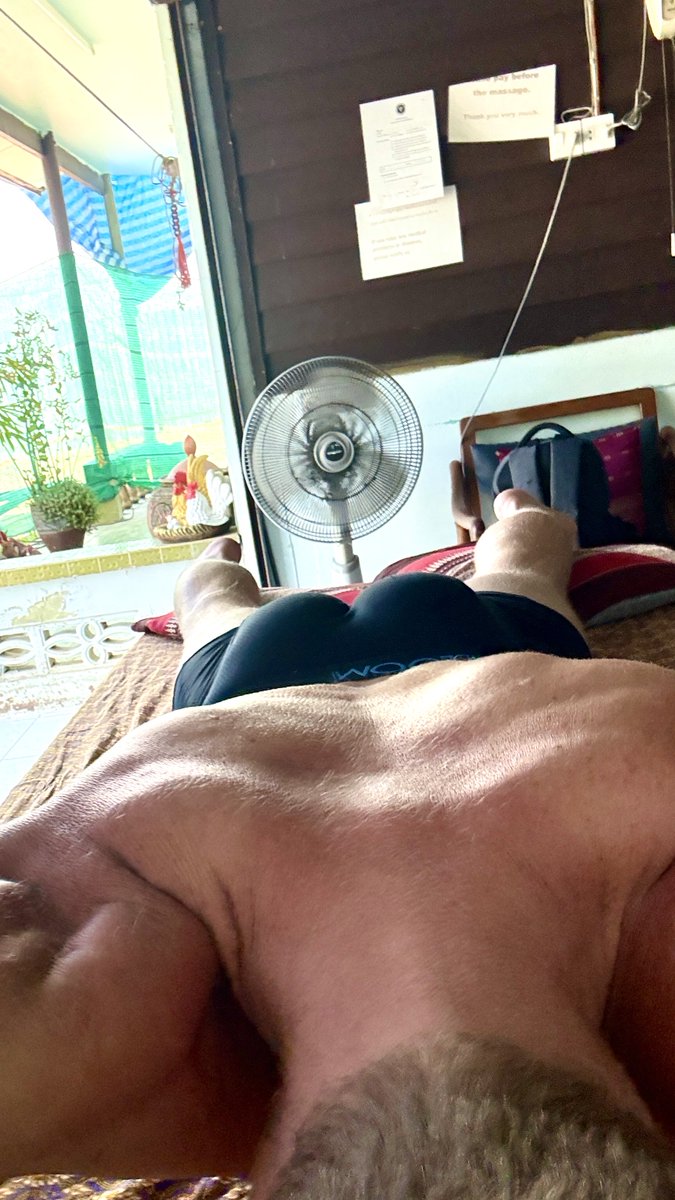 Blond Aryan King tweet media