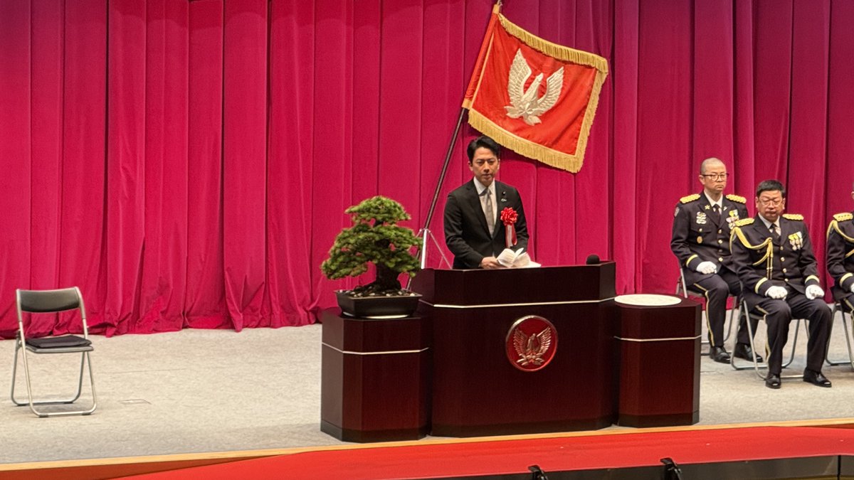 sdfsfreunion's tweet photo. ３月２０日、高等工科学校６９期の卒業式に行って来ました。
小泉防衛大臣といった錚々たる来賓ご臨席の中、総理大臣ビデオメッセージ、防衛大臣訓示や様々な祝辞をいた��き、本当に濃密な卒業式となっていました。
次男とその同期、３年間よく頑張りました♪( ´▽｀)
#高等工科学校
#陸上自衛隊 https://t.co/W1PZIVTA1k