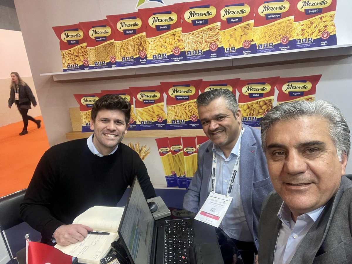 Alimentaria Barcelona’da 3. gün. 

Standımızda gerçekleştirdiğimiz görüşmeler ve kurduğumuz yeni iş bağlantılarıyla fuar sürecimizi verimli şekilde sürdürüyoruz. 

Üretim gücümüzü ve ürün çeşitliliğimizi uluslararası ziyaretçilerle buluşturmaya devam ediyoruz.

#AKHAN