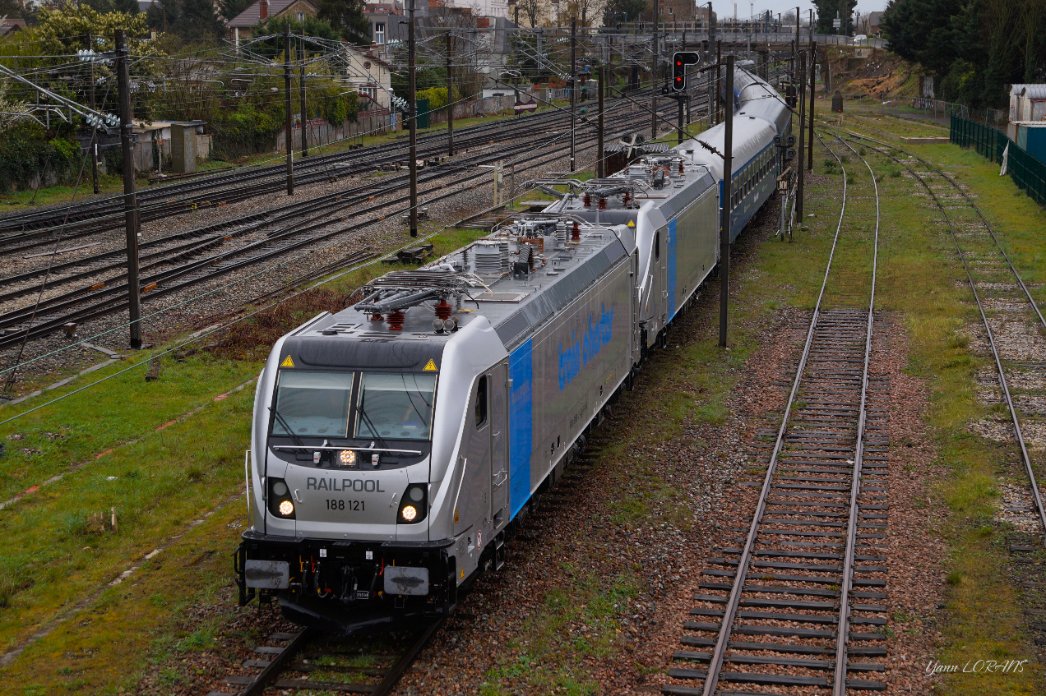 xc_43184 tweet media