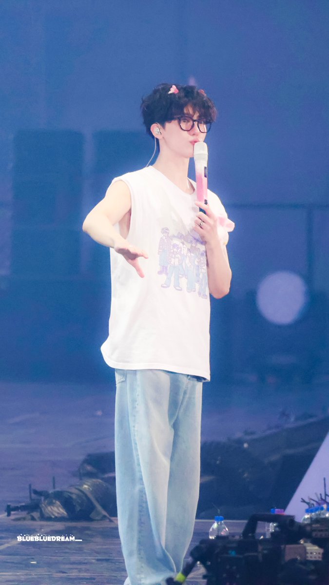 𝐁𝐋𝐔𝐄 tweet media