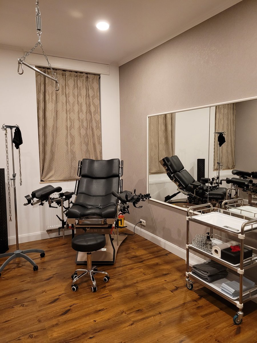 Mistress Adeline Blossom tweet media