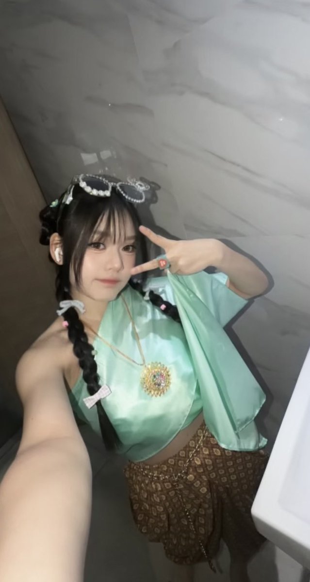 iAM48 Live tweet media