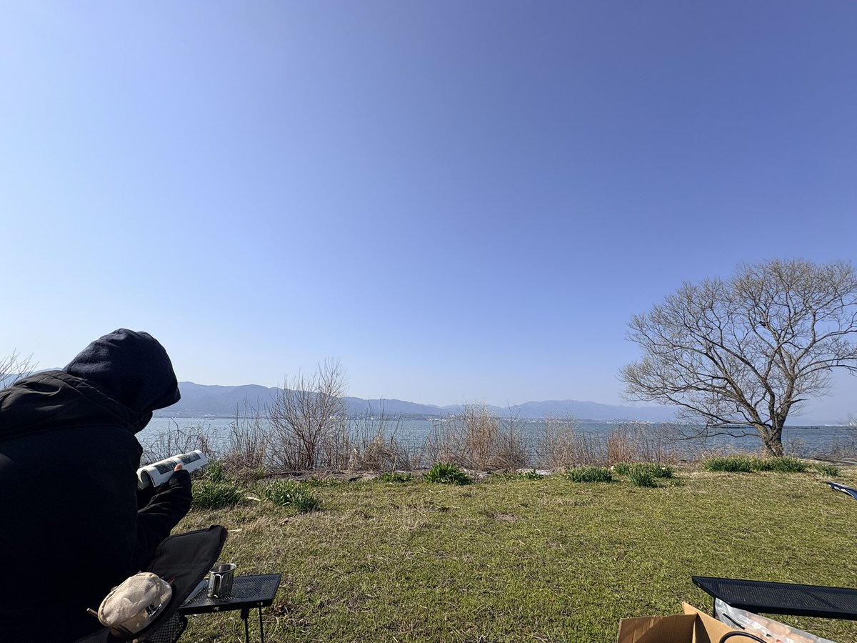 数日前、次女と行った琵琶湖キャンプ。

日中は暖かく、読書時間も堪能し
夜は寒いおかげで薪ストーブも楽しんだ。

備忘録としてー
