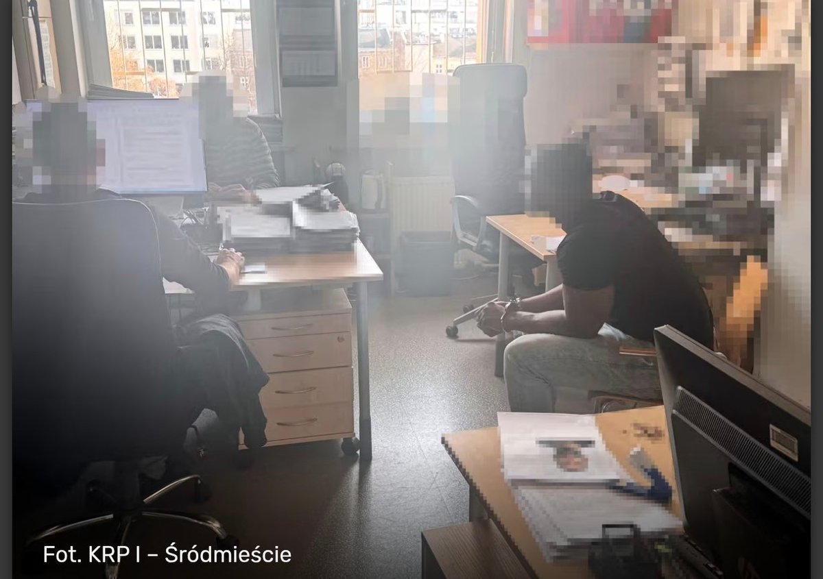 Codziennik z Mordoru tweet media