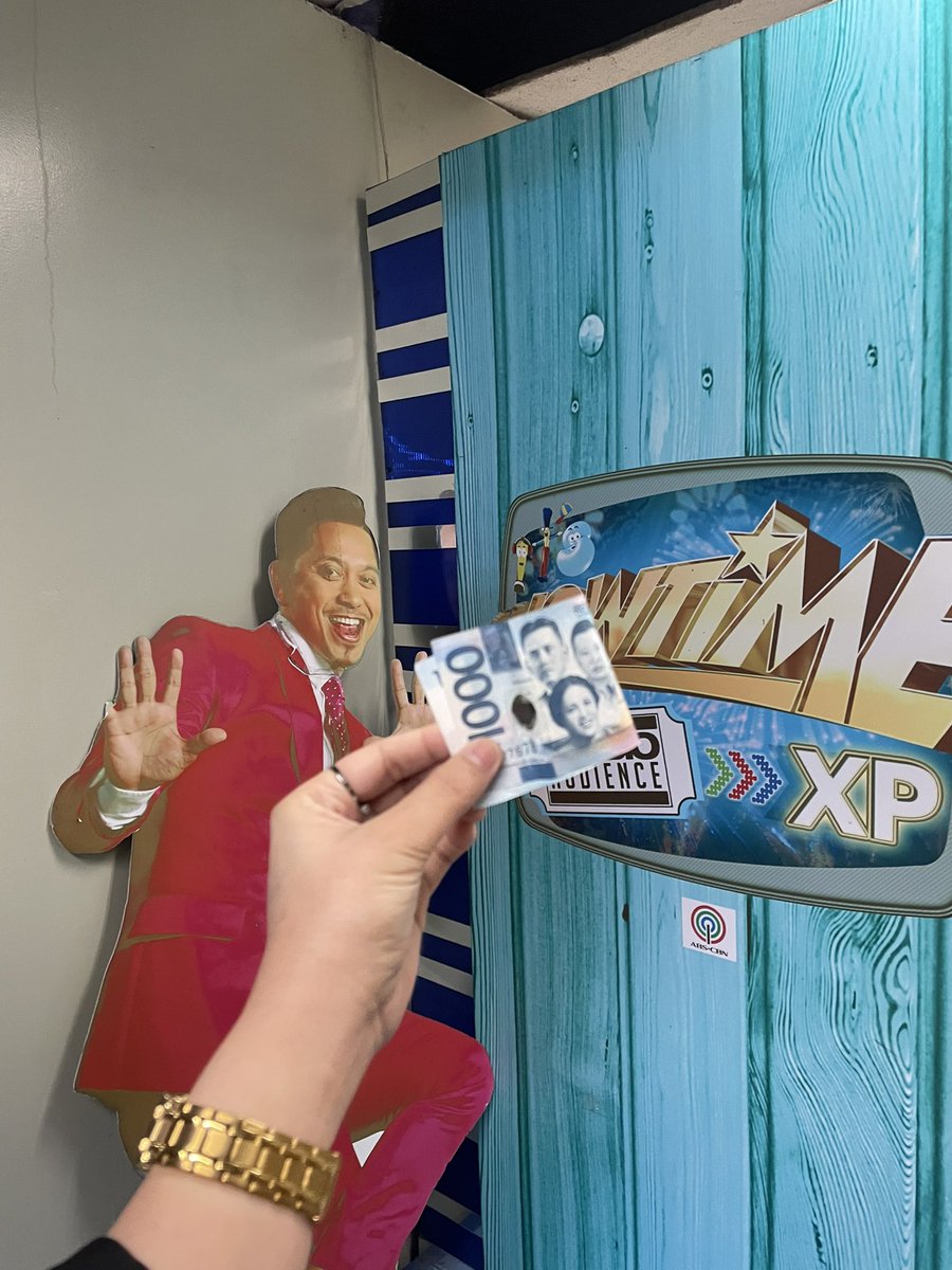 leshielsysm's tweet image. i say thank you MAYBE THE NIGHT. got to treat my colleagues with my 1k prize from @itsShowtimeNa ! order your fave jollitreats using @Jollibee app. 😉

#FirePreventionMonth2026 #FPMCampaign2026 #ItsShowtimeNa