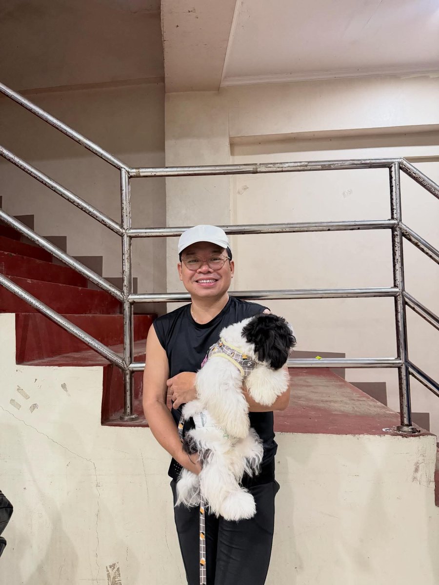 When Patch is  just a 3-month-old baby (carried by his Daddy Vinz), vs his 6-month-old photo with me.
#Patch🐶 #furparents