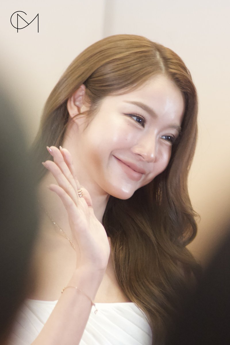 CM2 CONNECT tweet media