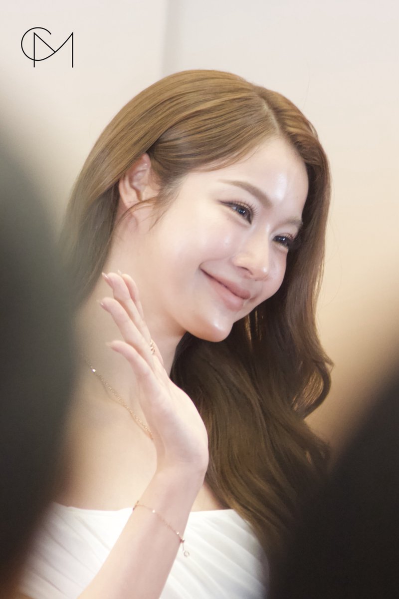 CM2 CONNECT tweet media