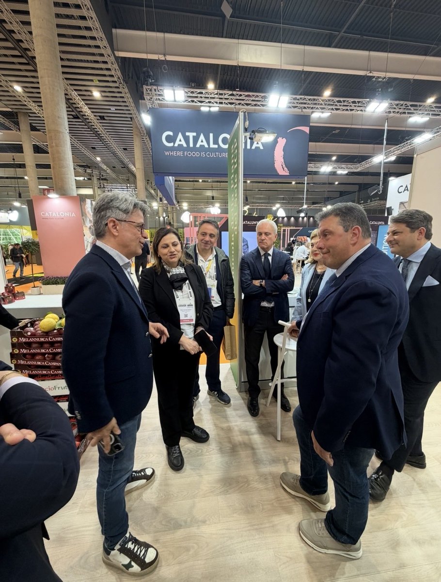 CarciofoIGP's tweet photo. Il Carciofo di Paestum IGP presente ad Alimentaria Barcelona 2026 nell’ambito dell’ Italian Fruit Village, con il progetto Campania Dop&amp;Igp– Ortofrutta e non solo, che vede la presenza congiunta dei Consorzi di tutela per la valorizzazione di sei eccellenze certificate UE. https://t.co/d6Pd6zGpBk