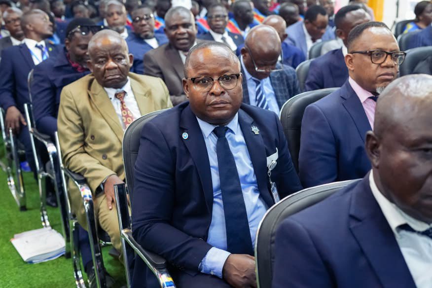 HermelineN95106's tweet image. Deuxième jour de la 13ᵉ session de la Conférence des Gouverneurs à Bandundu.
Nous confirmons la présence du Coordonnateur national du Centre Congolais de Lutte Antimines.

#CELLCOM