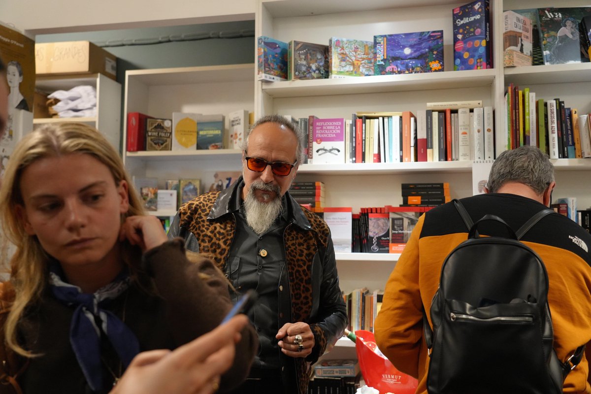 thenomba's tweet photo. Ayer celebramos el III Encuentro de Alumnos Nomba en Madrid.

Contamos con la presencia de nuestro aliado @laforjayespada, con el que pudimos conversar sobre “La Búsqueda de la Identidad en la Historia”, desde las culturas prerromanas hasta la modernidad contemporánea. https://t.co/Lgb471Snh4