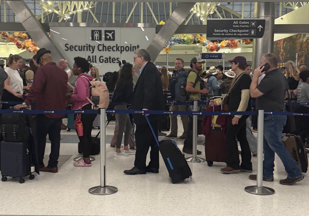 Nicole Sganga tweet media