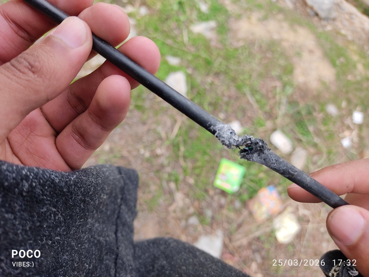 im___hadi's tweet photo. @airtelindia My Airtel Fiber connection is non-functional due to a damaged cable. Despite 4 days of outage and complaints, no resolution. Request immediate action. Failing which, I'll shift to Jio. 

AIRTEL WORST 👎 SERVICE 
I Highly recommend.. Jio Fiber.
@Airtel_Presence https://t.co/M5xDDMQtcM