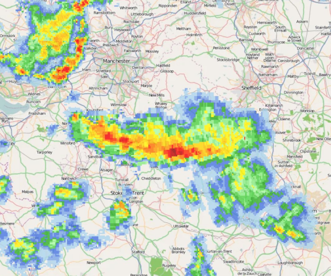 UK Thunderstorm Updates tweet media