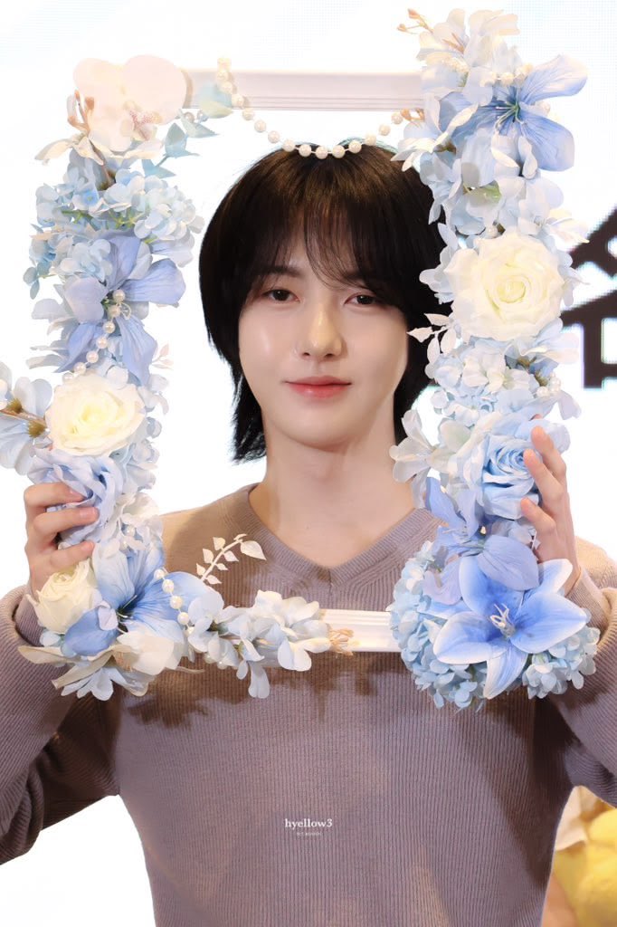 — ★ ciA tweet media