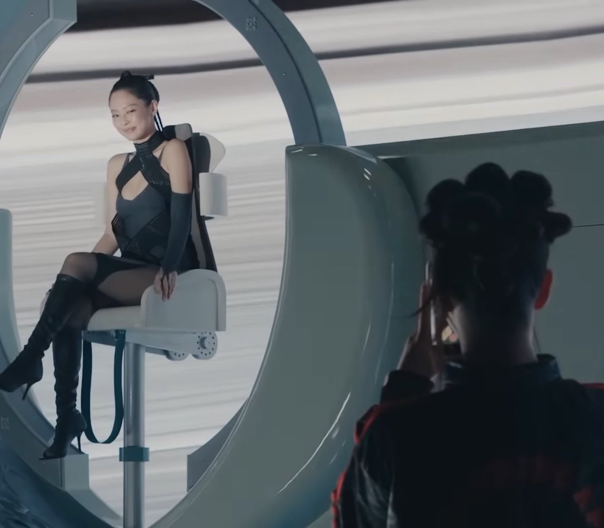 𝑱𝑱 👯‍♀️ tweet media