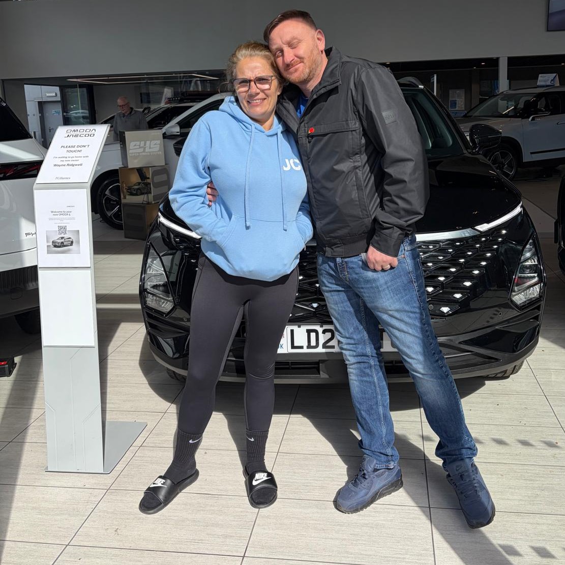 fgbarnes_omoda's tweet image. Congratualtions to Wayne Ridgwell! The OMODA 5 Noble is available on the Motability Scheme 
Call 01483 882000 today to get you moving  
*T&amp;amp;C's apply. #OMODAguildford #OMODA5 #omoda5 #omoda5noble #Motability #MotabilityScheme #MotabilityOffers