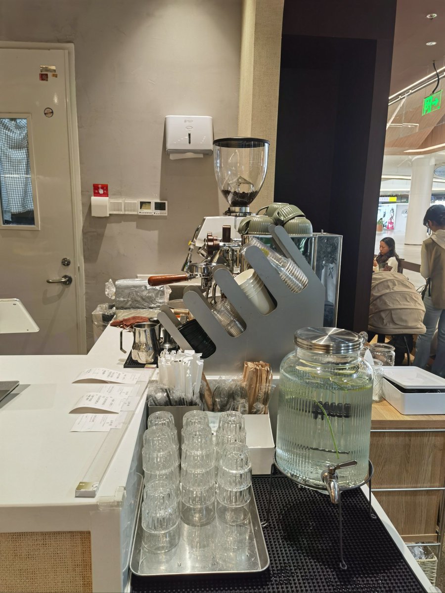 rachel coombs tweet media