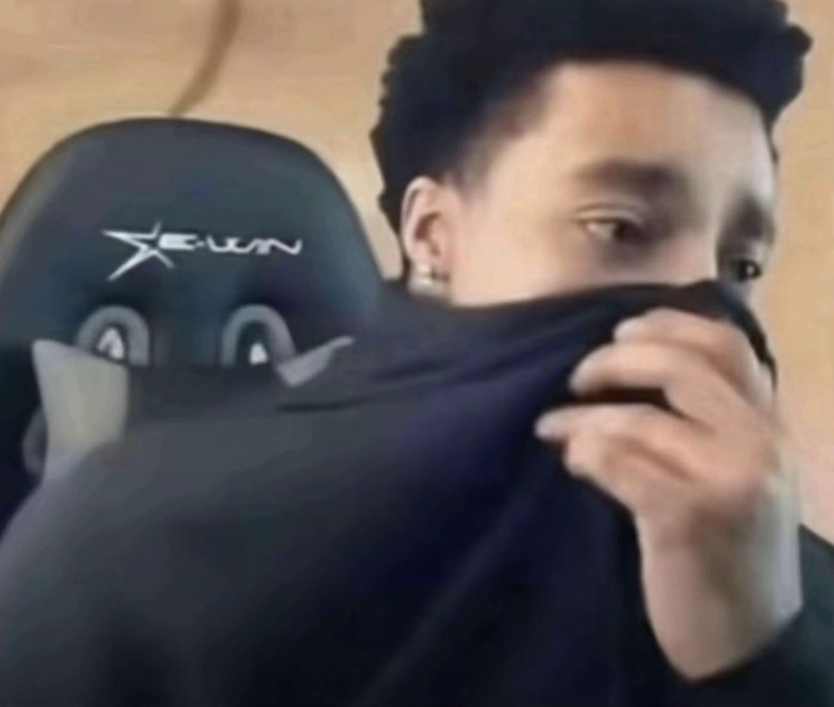 luhyoby's tweet photo. @pluto_dreams13 lmaoo https://t.co/kmGQeSipcw