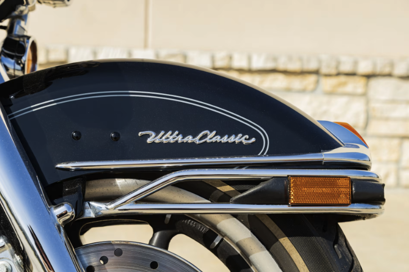 Mecum Auctions tweet media