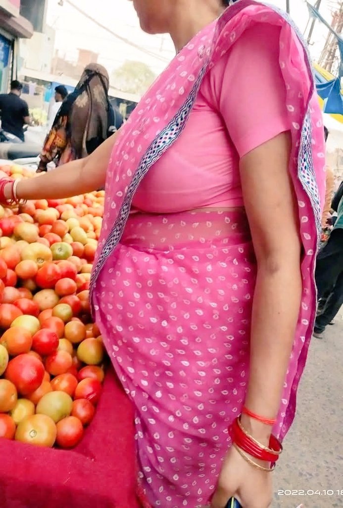 Dk80369's tweet photo. தொங்குற முலைய வாய் வச்சு கடிக்கலாமா இல்ல ப்ராக்குள்ள கைவிட்டு அமுக்கலாமா

#tamilpayan #tamilaunty #aunty https://t.co/eRNzVmHBw4