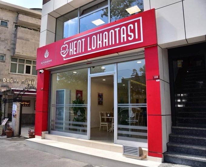 İBB, bir vakfa tahsis edilen binayı geri alıp kent lokantasına çevirerek vatandaşların hizmetine açtı.

Öncesi        /        Sonrası