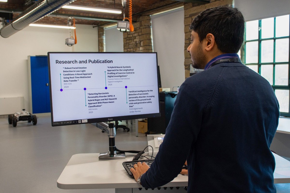 Police Professional tweet media