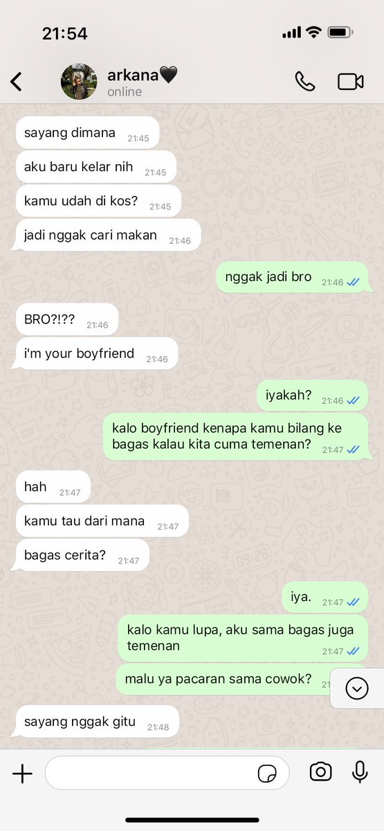 oseaneye's tweet photo. denial teknik bf with openly queer sastra bf 
─ yeongyu one tweet au https://t.co/GfijPftsB0