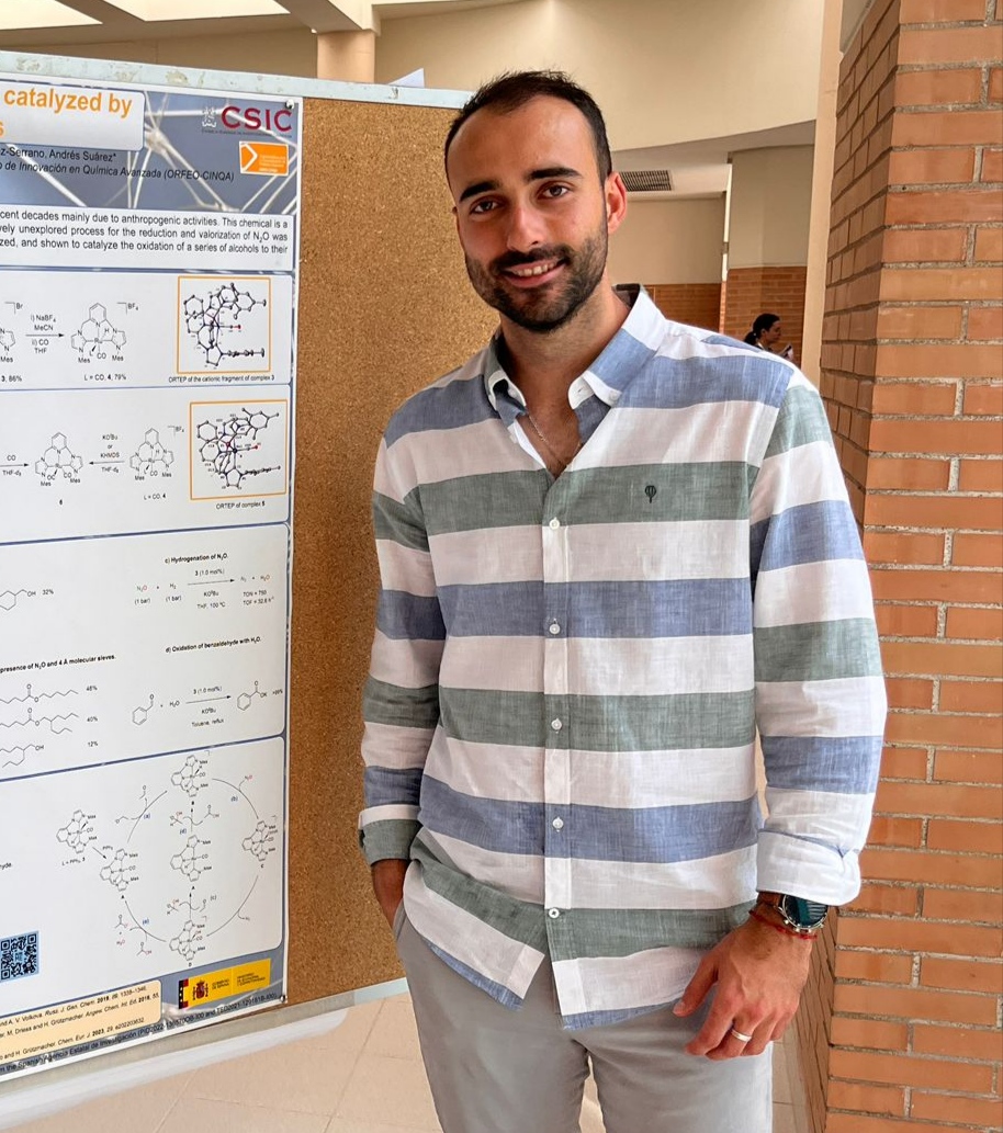cicCartuja's tweet photo. ¡Ganador del artículo del mes de octubre! 

José Bermejo (@8Josee) del @IIQ_US_CSIC

Su artículo 'Oxidation of Alcohols to Carboxylates with N2O Catalyzed by Ruthenium(II)-CNC Complexes' ha sido seleccionado como ganador del mes de octubre.

Léelo en: https://t.co/2csFas90Sd https://t.co/gKOxOIrJvr