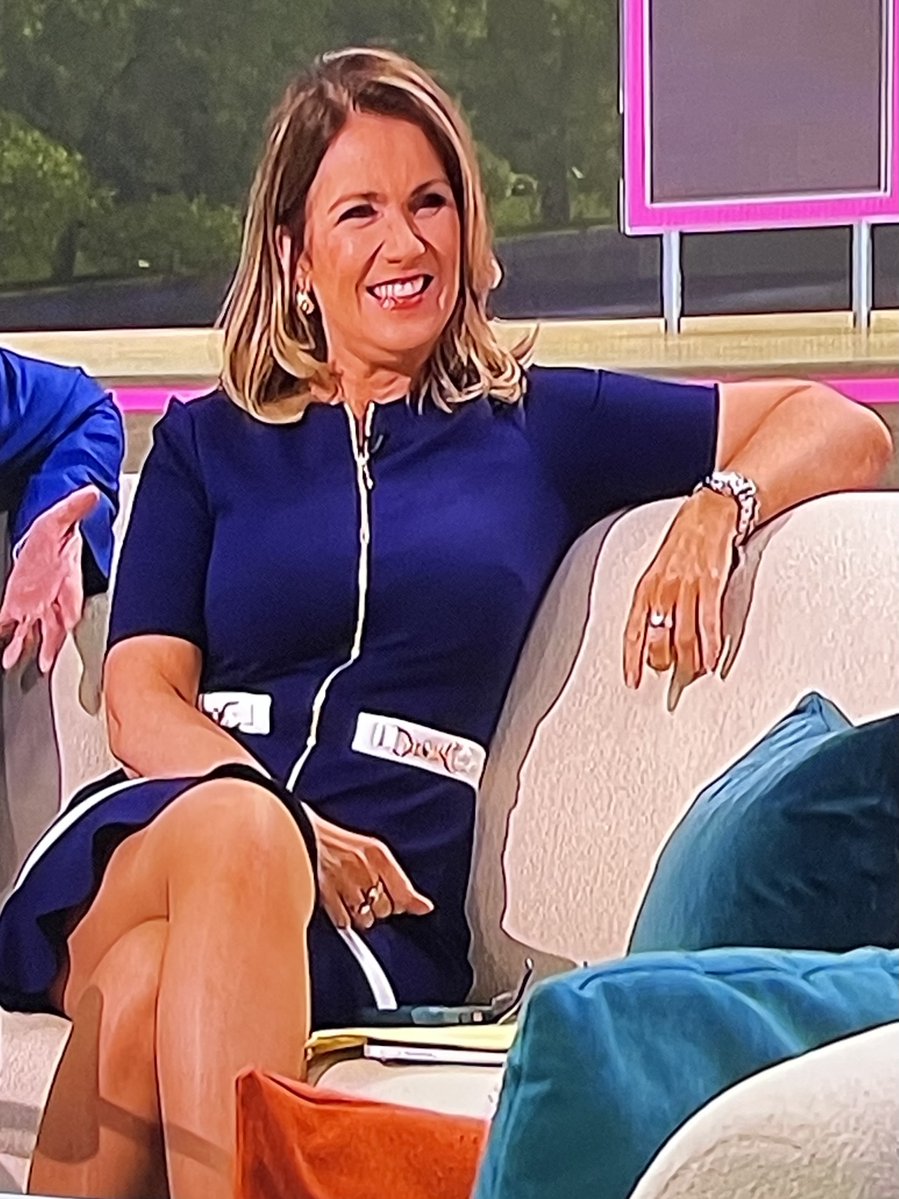 victor/victoria tweet media