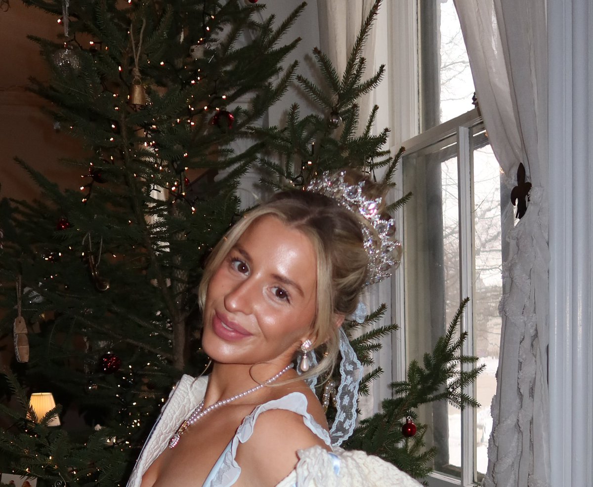 Laura ⋆.˚✮ℒ𐙚 ✮˚.⋆ tweet media