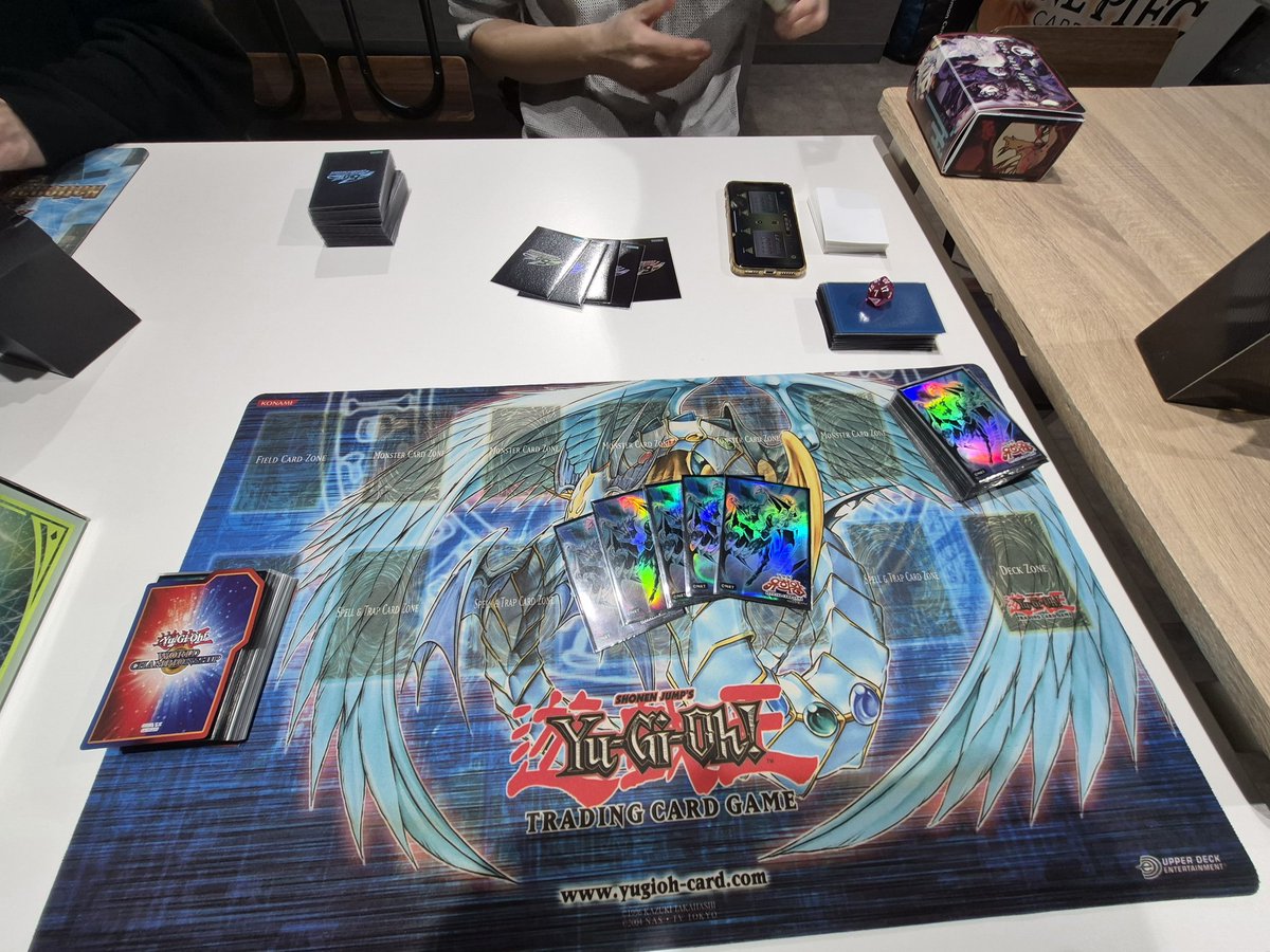 그리드 tweet media