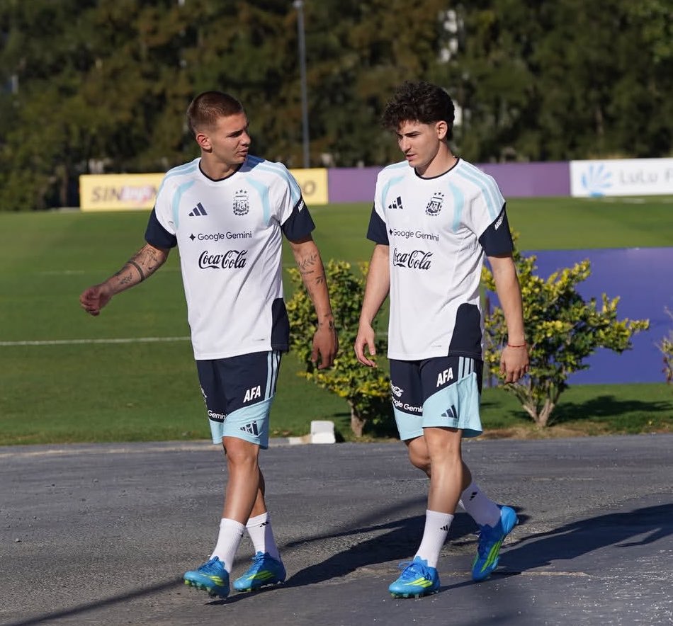 𝙈𝘼𝙓𝙄 tweet media