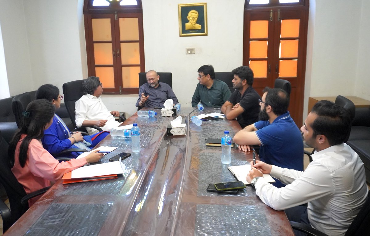 FarooqSamiARY's tweet photo. In collaboration between the Karachi Press Club and the Institute of Business Administration, new digital learning opportunities will be introduced for journalists to enhance their skills in line with modern industry demands. #DigitalLearning #Journalism #KPC https://t.co/yXAxn71Xgu