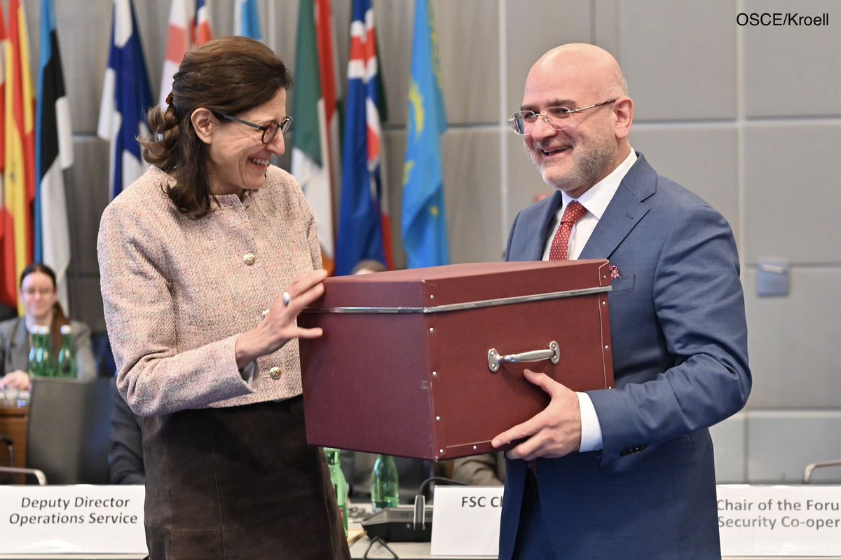 SwitzerlandOSCE's tweet photo. Today 🇫🇷 held its final meeting as Chair of the @OSCE Forum for Security Co-operation for the first trimester. We thank @RP_France_OSCE for leading the FSC and advancing key security topics, including veterans’ reintegration, the role of women in the armed forces, 30 years of Dayton arms control, and a joint FSC-PC meeting on the treatment of prisoners of war, co-chaired with🇨🇭. We welcome 🇬🇪 @GeorgiainAus as the next FSC Chair and look forward to continued cooperation. #OSCE26CH