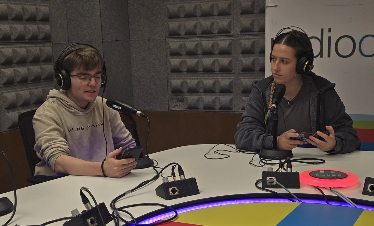 RadioCEU tweet media