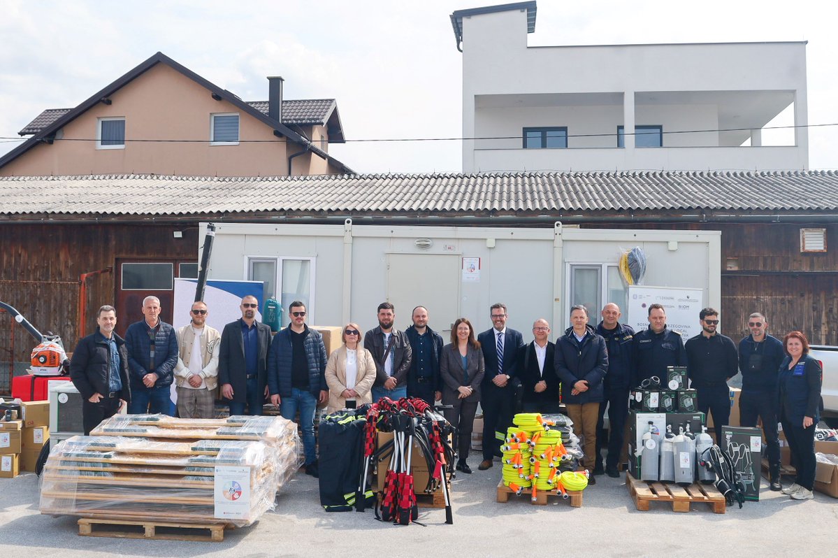 Italy in Bosnia and Herzegovina tweet media