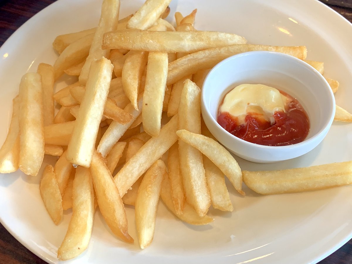 ＠もつ tweet media