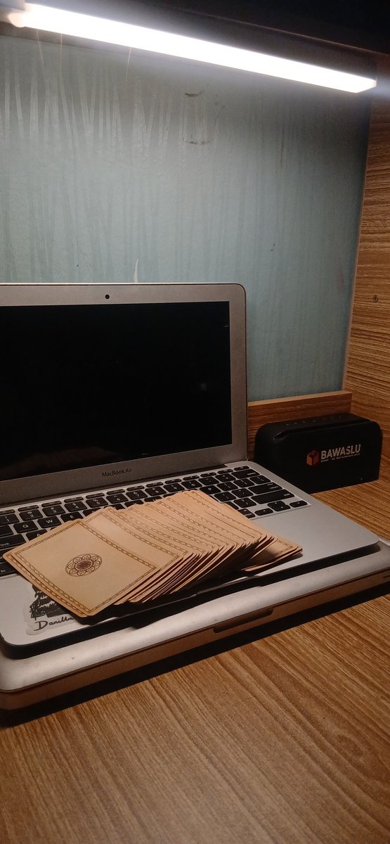 Azalea: Tarot Reader 🏃♀️ tweet media