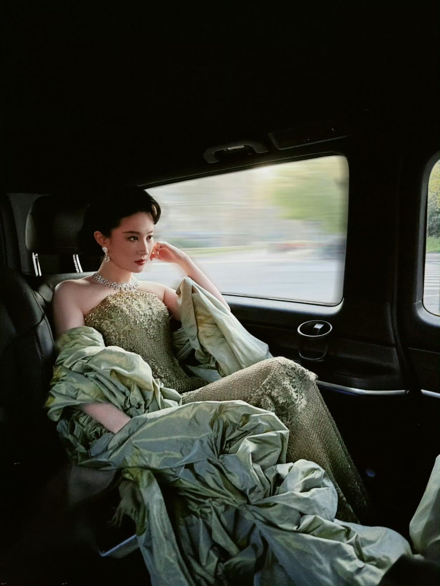 불가리 행사에 가는 유역비