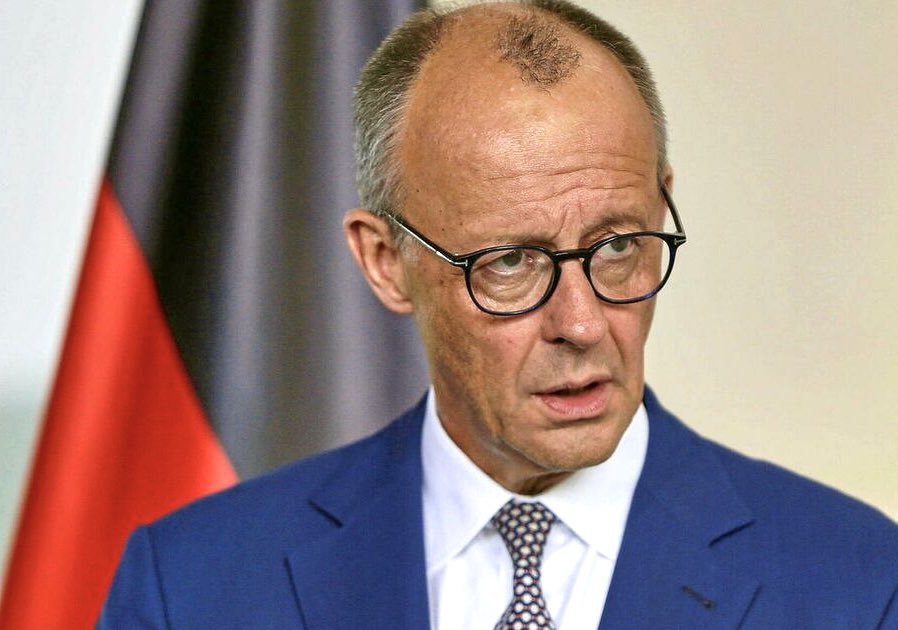 Florian Philippot tweet media