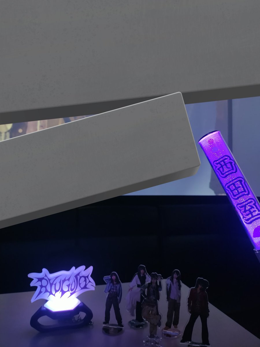 みづくらげ tweet media