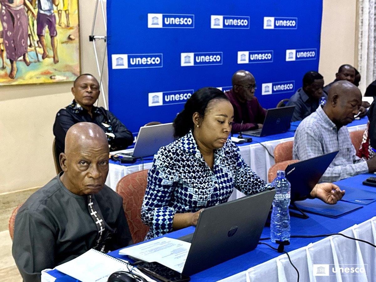 UNESCOKinshasa's tweet image. 🔷 Mise en place d’un dispositif de #gouvernance et de #certification de la formation continue des #enseignants des six premières années de l’#éducation de base

🔹 Du 23 au 27 mars 2026 à #Mbanza_Ngungu, l'#UNESCO organise un atelier interministériel sous la supervision de la